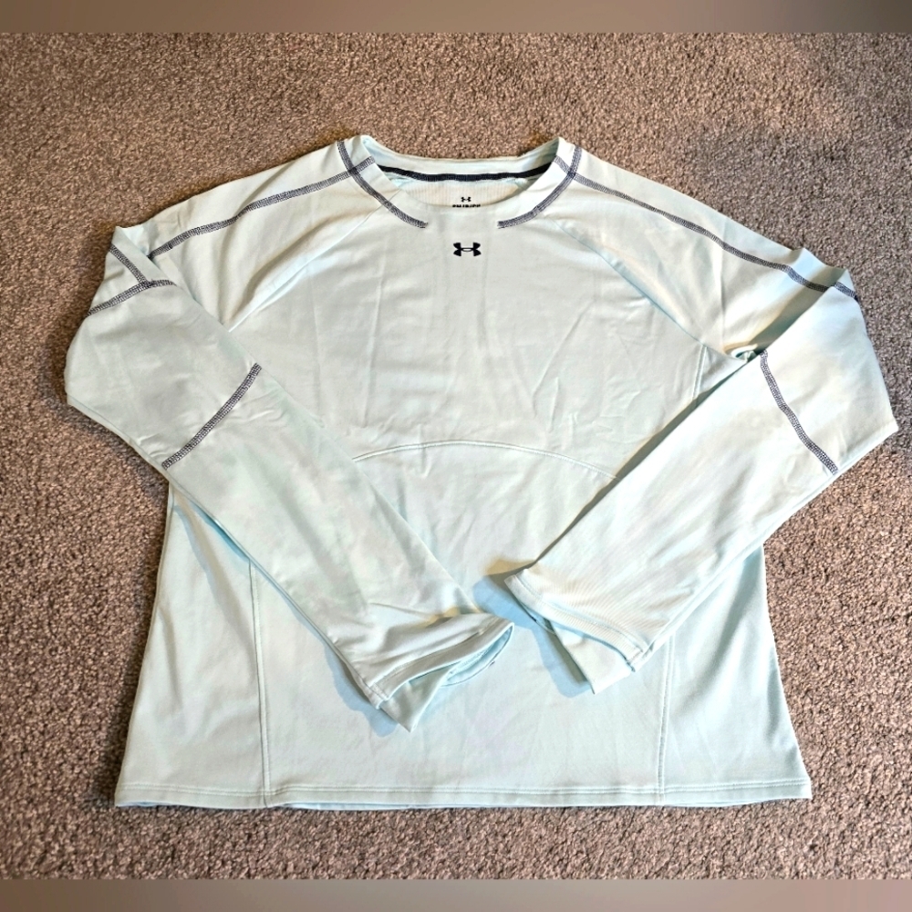Under Armour Very Light Blue Mock Neck Athletic Shirt Ladies Size Small EUC